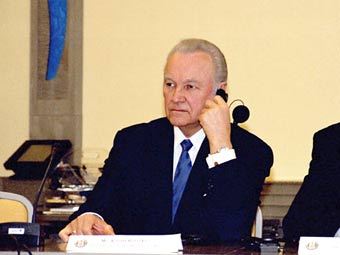  ,    marshallcenter.org