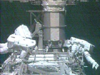 ������ ���� (�����) ����� ��������� ��������� ������� � �����, ����� ������ ��������� � ������������ ����������� ���������. ���� NASA TV. 